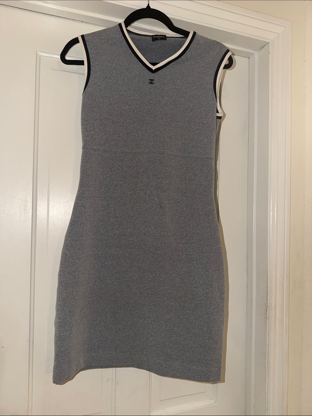 CHANEL Sleeveless V-Neck Knit Dress in Gray with White & Black Trim AUTHENTIC